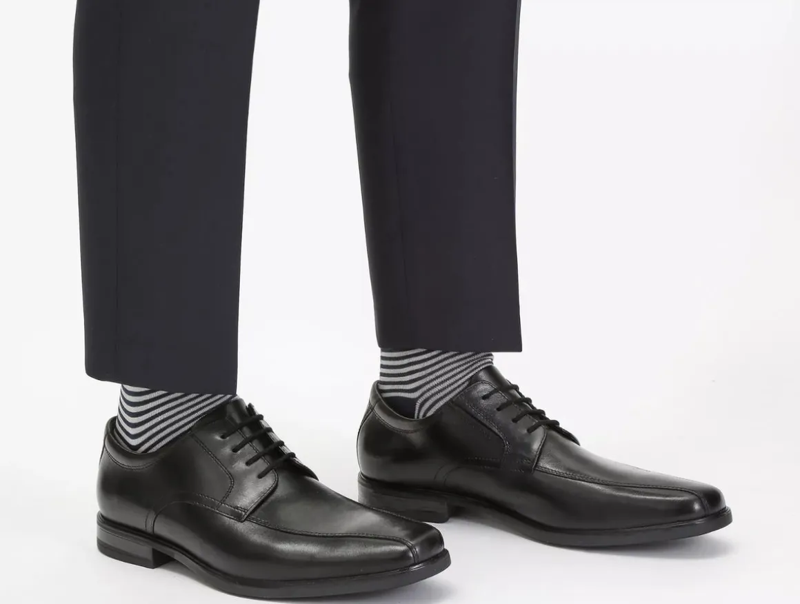 clarks_howard_over__black_1.webp Clarks Howard Over - Black Leather