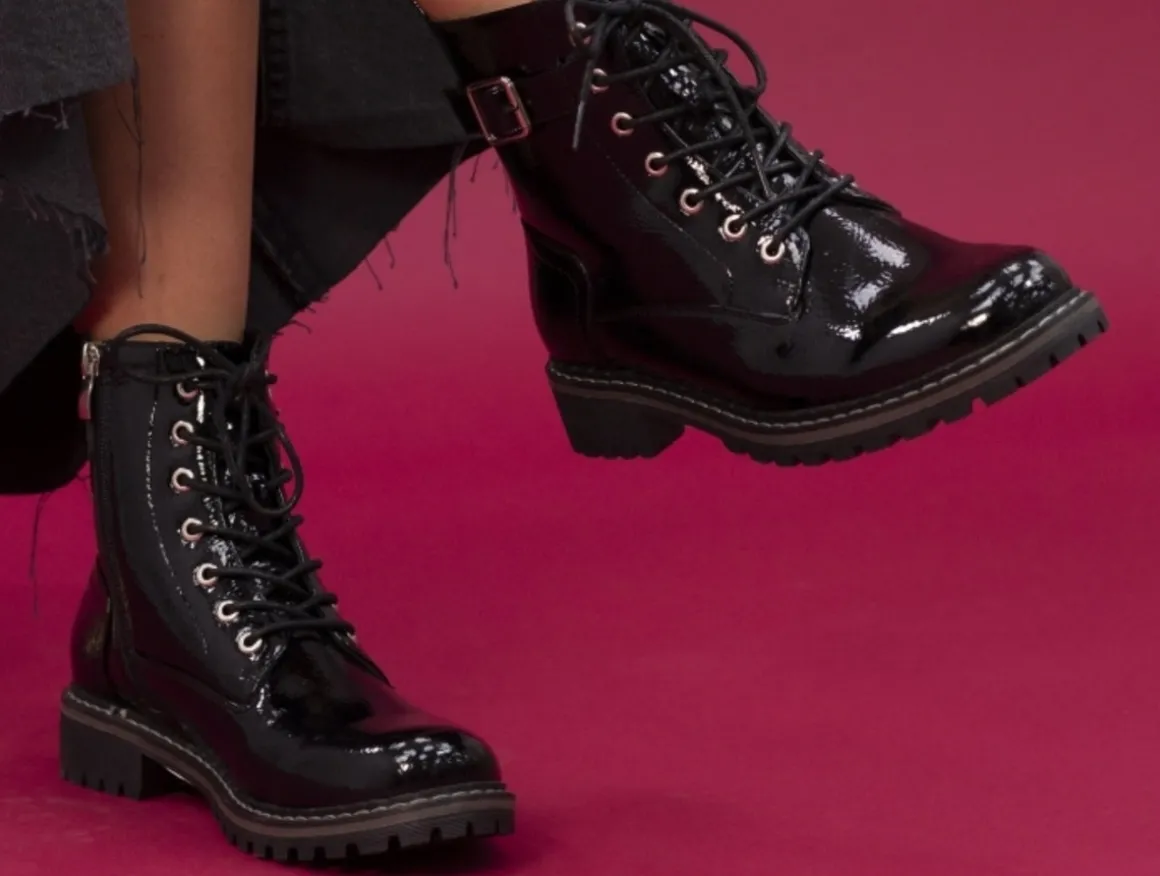 lunar_parlour_glw___black_2.webp Lunar Parlour GLW030 - Black