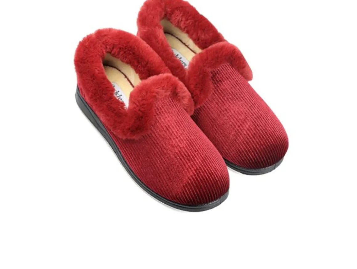 padders_repose__winter_re_1.webp Padders Repose - Winter Red